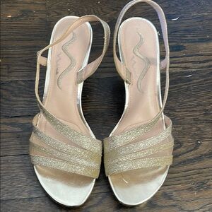 Nina Gold Strappy Women's Sandals